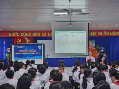 Sinh hoạt chuyên đề “Những thay đổi về tâm sinh lý ở lứa tuổi vị thành niên” cho học sinh khối 6 năm học 2025 - 2026