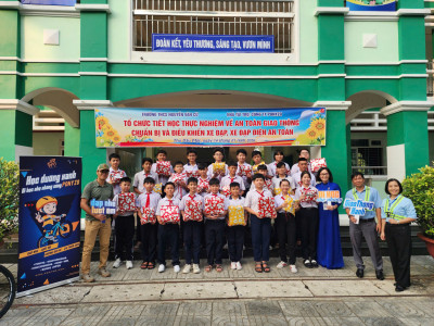 Tiết học thực nghiệm An toàn giao thông "Chuẩn bị và điều khiển xe đạp, xe đạp điện an toàn" năm học 2025 - 2026