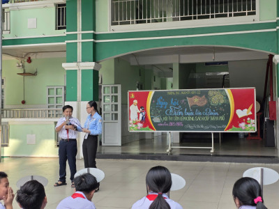 Sinh hoạt chủ đề “Theo bước chân những người anh hùng”, phát động “Ngày sức khỏe toàn dân” năm học 2025 - 2026