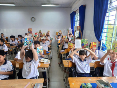 Thư viện trường THCS Nguyễn Văn Cừ tổ chức tiết đọc sách, tiết học tại thư viện năm học 2025 - 2026
