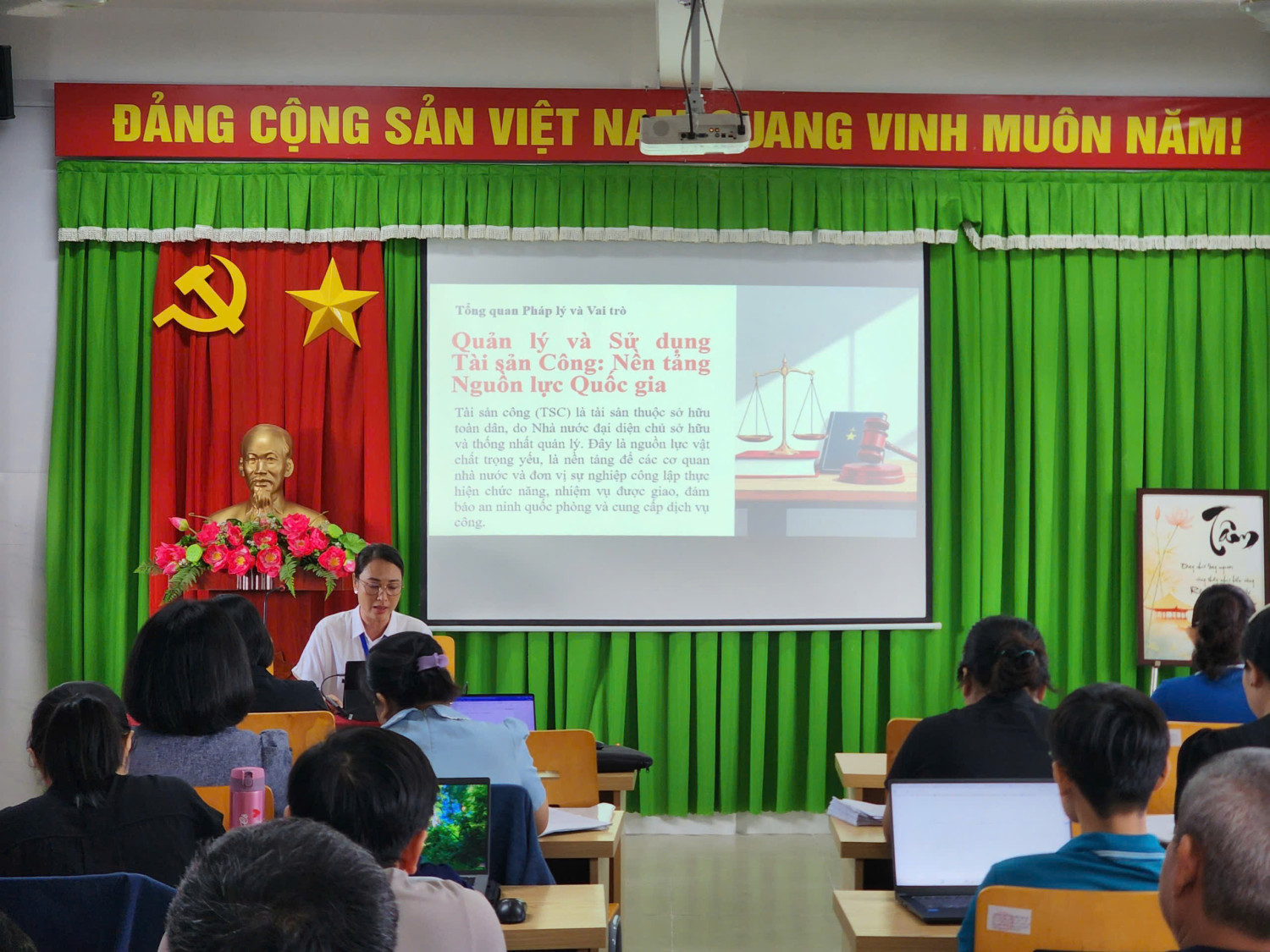 Sinh hoạt chuyên đề "Tăng cường quản lý, sử dụng hiệu quả tài sản công tại Trường THCS Nguyễn Văn Cừ"