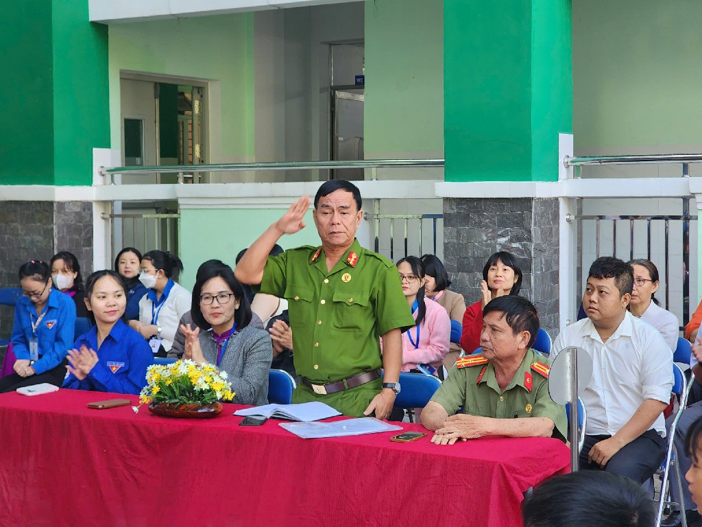 z7411970927198 6e9c0bca4d3810c4088d34399e5aa0d6