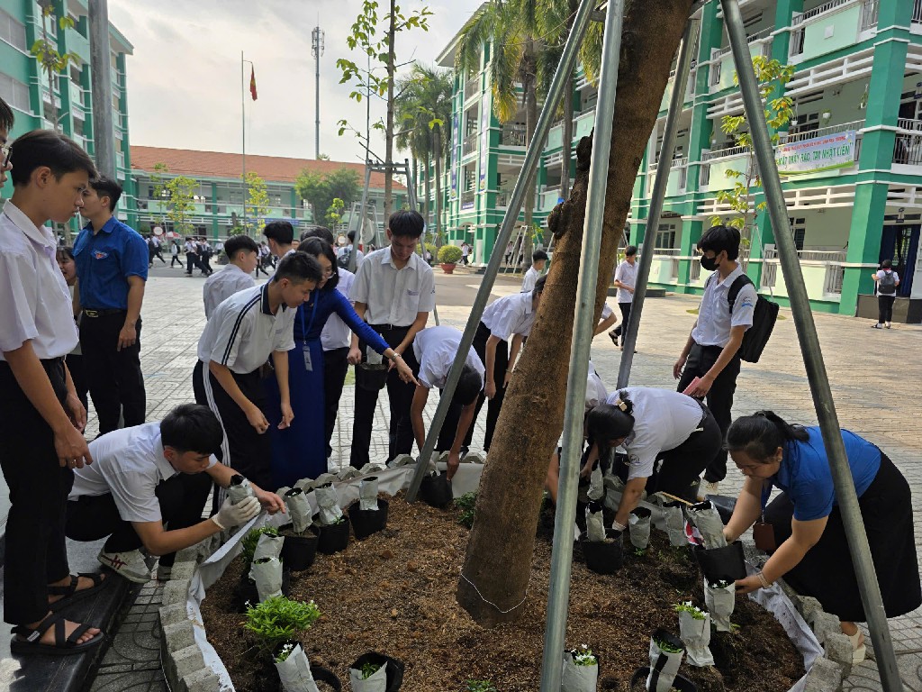 z7649805290944 e661f1718d74ec513f651f028d672556